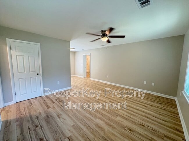 Photo - 5613 Pollman St