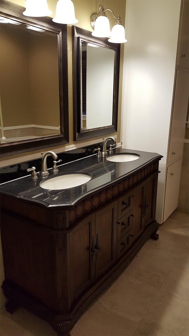 Photo - 705 Alabama St