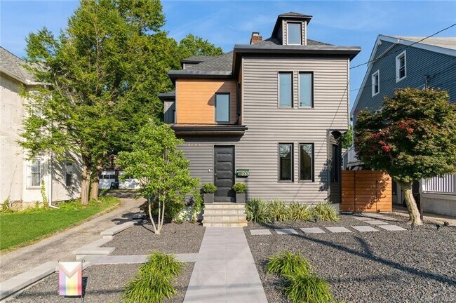 237 Un Ave  
