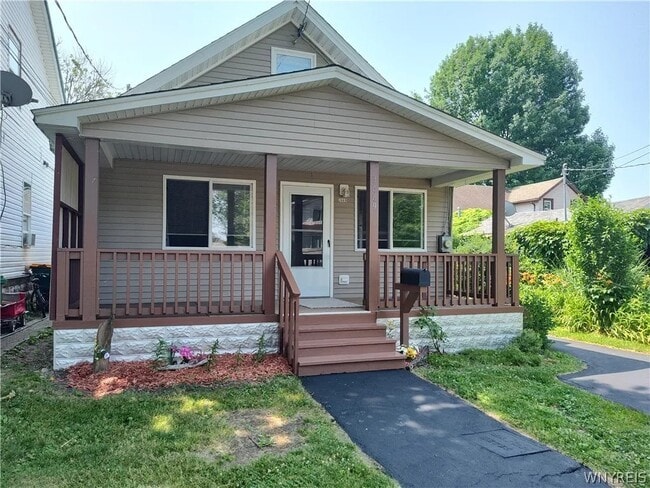 Building Photo - 3669 5th St Unit Front