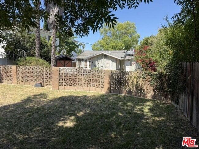 Photo - 5136 Noble Ave