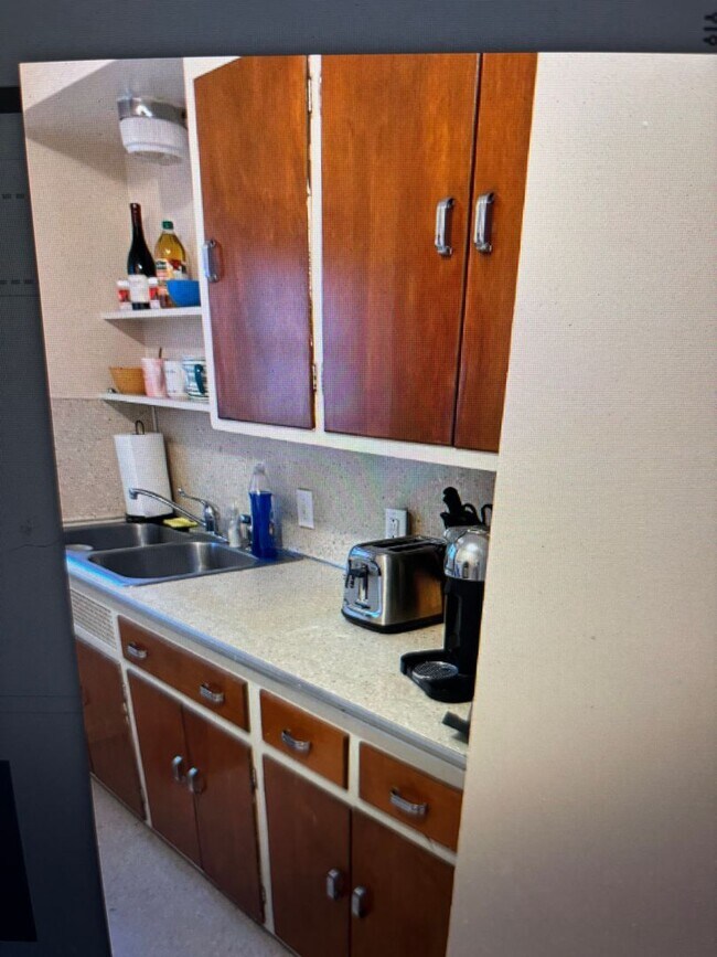 Photo - 1720 Ashland Ave Unidad D