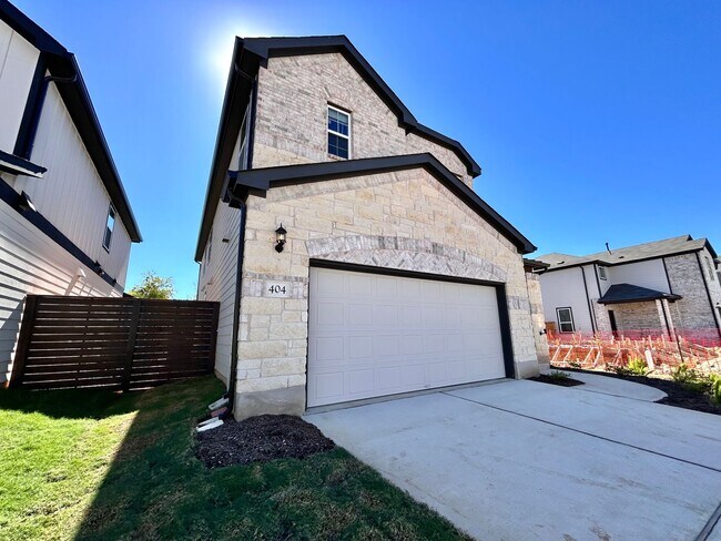 Photo - Spacious 4/BR 3/BA Home with Modern Upgrad...