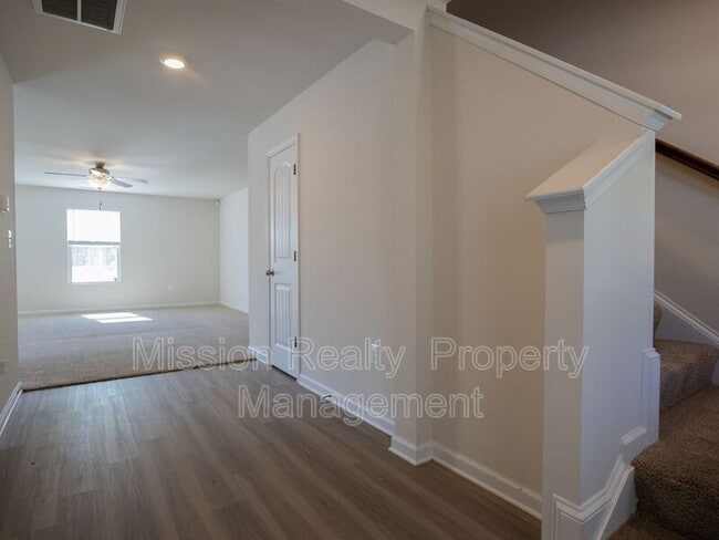 Photo - 2827 Meadowview Blvd