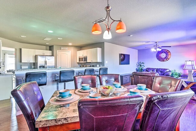 Photo - Room in House on Canyon Oaks Dr