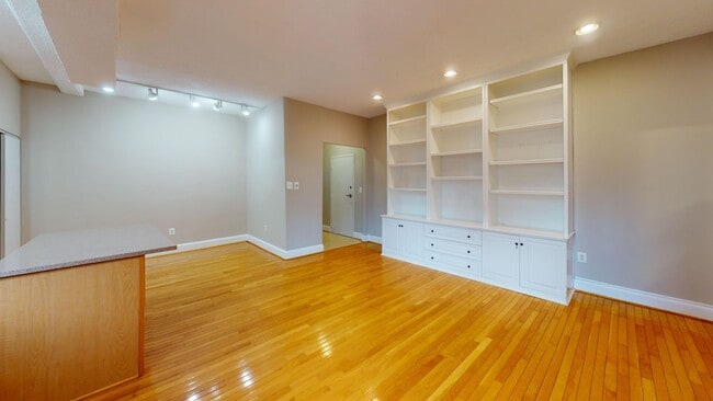 Photo - Columbia Heights Two Bedroom Apartment W/P...