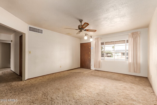 Photo - 1125 E 11th St