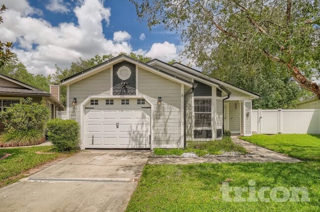 Photo - 110 Yorktown Pl