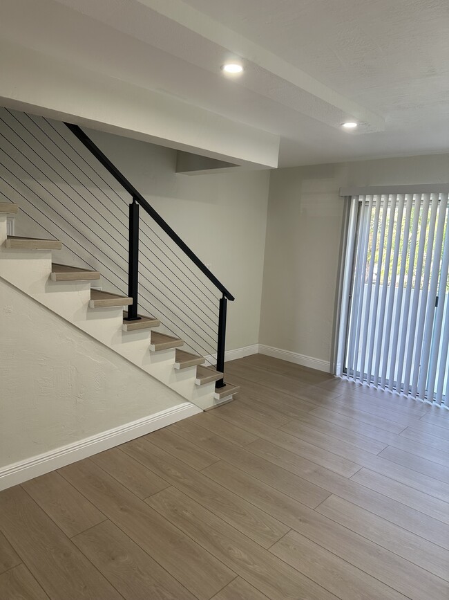 Building Photo - 465 Swallow Dr Unit #11