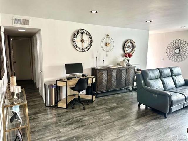 9829 Caspi Gardens Dr Unidad 8