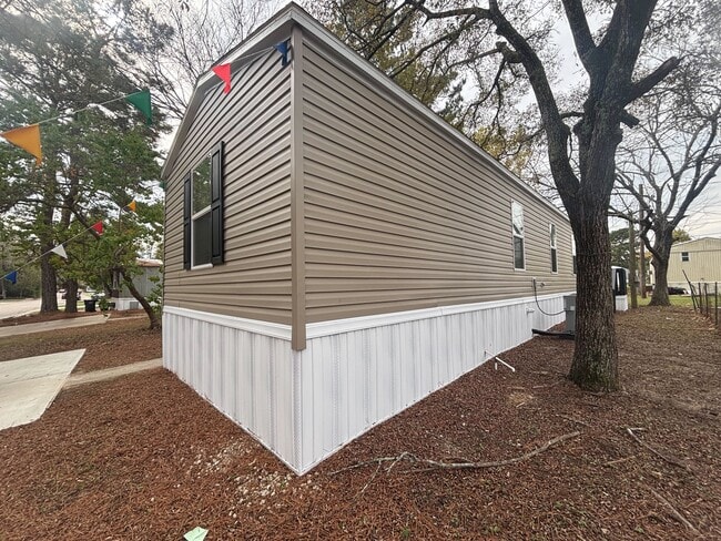 Photo - 127 Peggy St