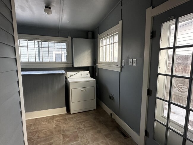 Photo - 512 E 20th St