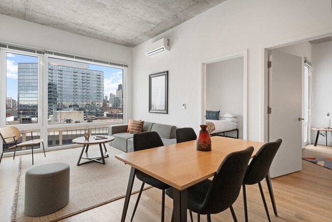 Building Photo - 851 W Blackhawk St Unit ID1243857P Rental