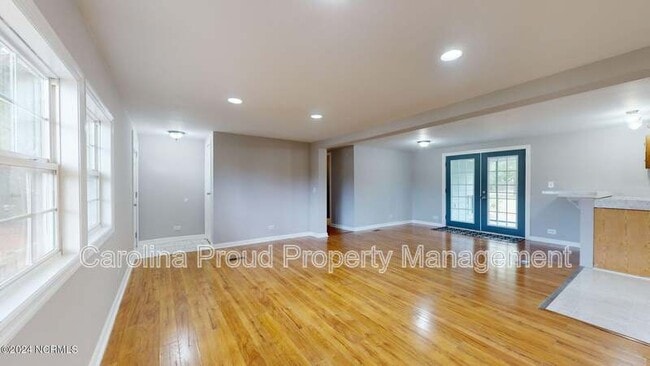 Photo - 741 Cindas Ln