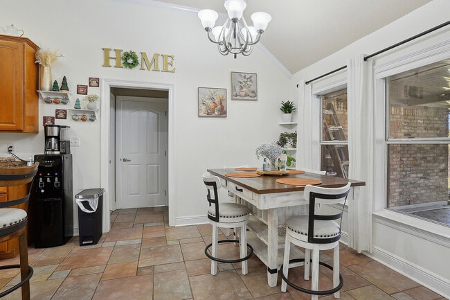 Photo - 208 Annette Dr