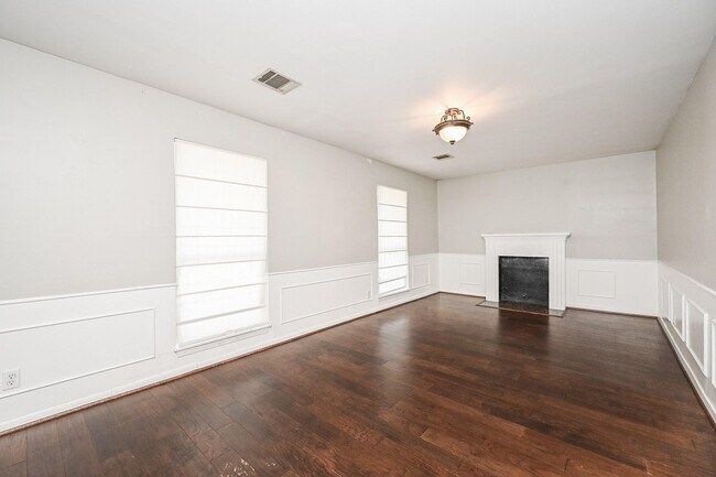 Photo - 6555 Grovewood Ln