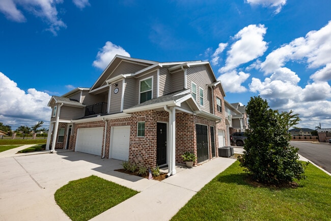 Building Photo - The Enclave