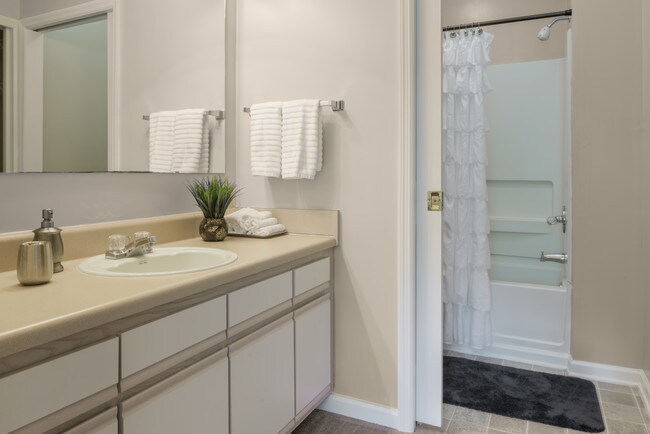Bathroom - Kings Pointe Apartments