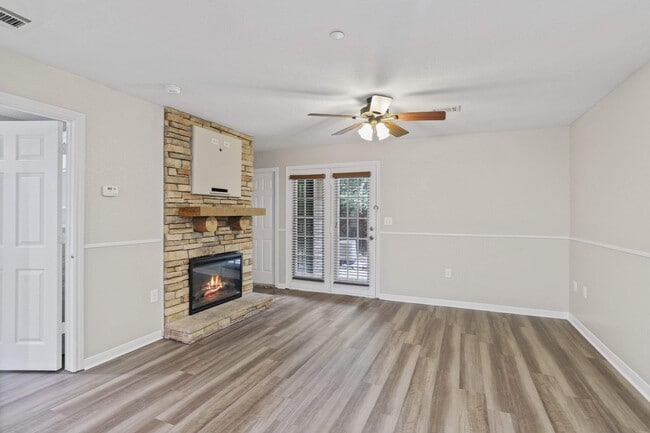 Building Photo - Residences at Piney Shores Rental
