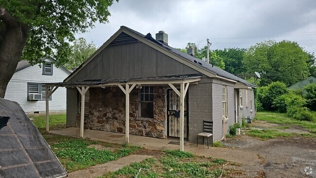 Building Photo - 768 Dallas St Rental