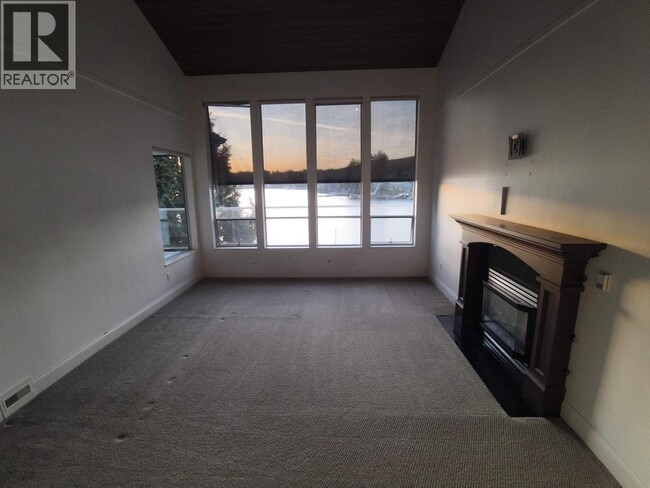 Photo - 4643-4643 Belcarra Bay Rd