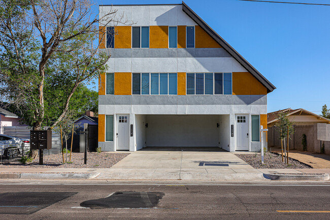 1122 E Roosevelt St Townhome | University of Arizona | Off-Campus Housing  Search