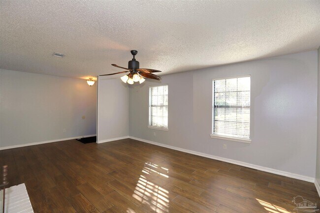 Photo - 648 Green Pine Dr