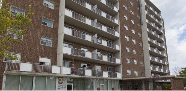 Building Photo - Pontiac Court – Highrise