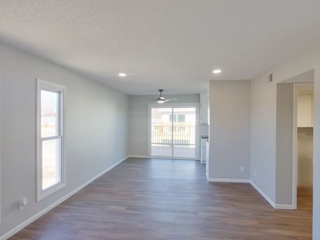 Photo - 242 N Acadia Ave