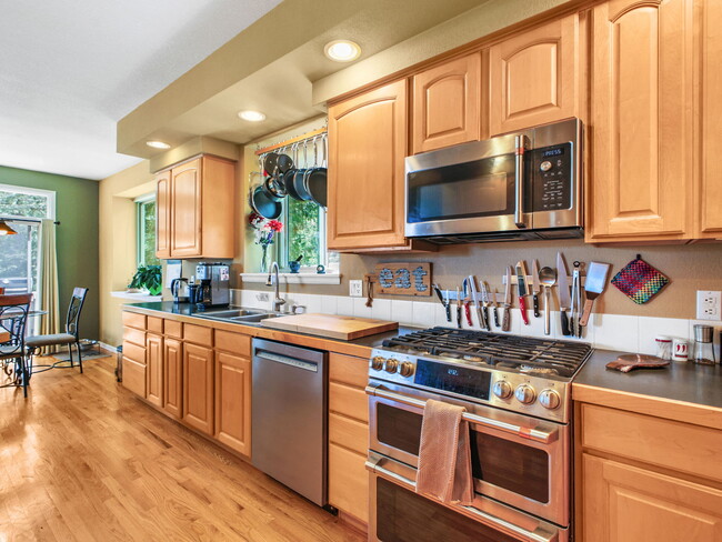 Photo - 3648 Heatherwood Way