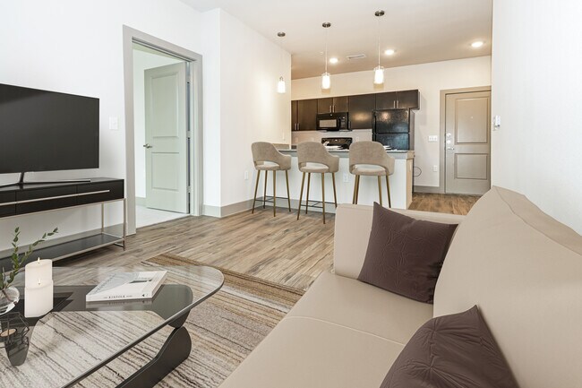 Photo - GATEWAY OAK CLIFF APARTMENTS