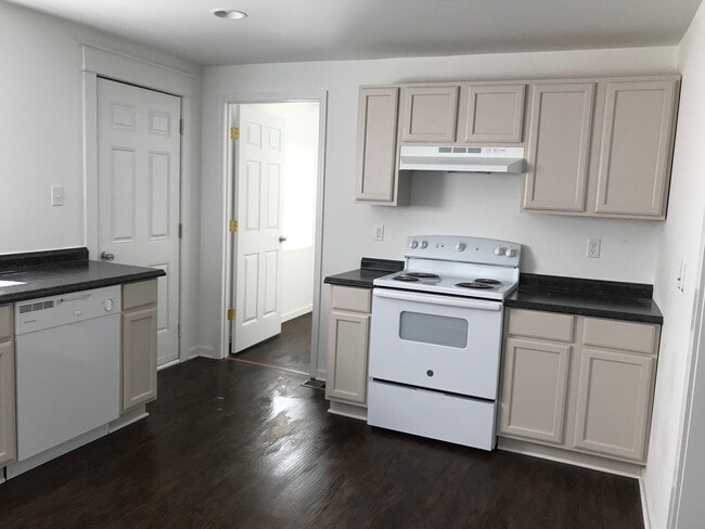 Photo - Adorable cottage in the heart of Rustburg!! 1 bed 1 bath!