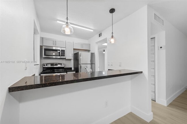 Photo - 12101 NE 6th Ave Unidad 6