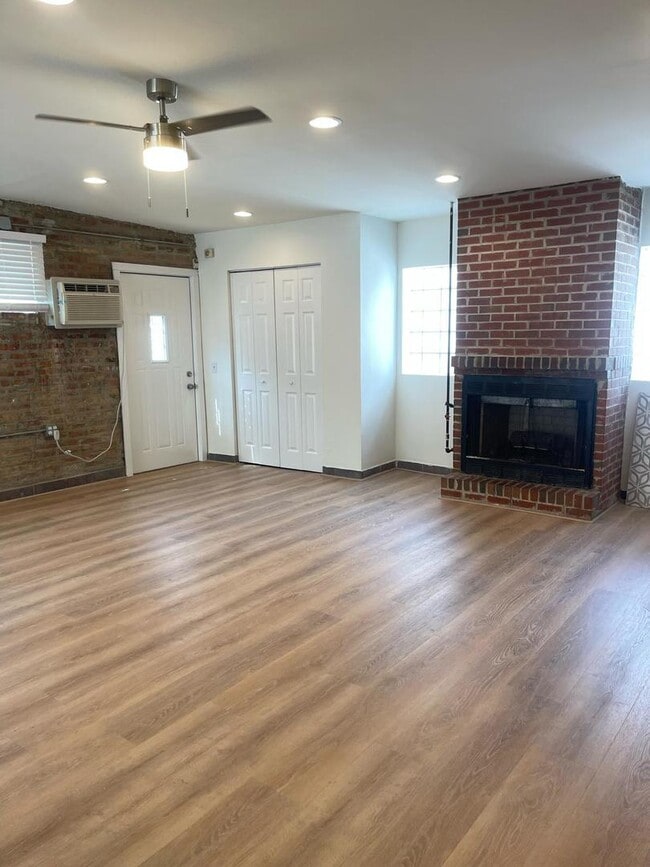 Photo - 1526 N Artesian Ave Unit CH