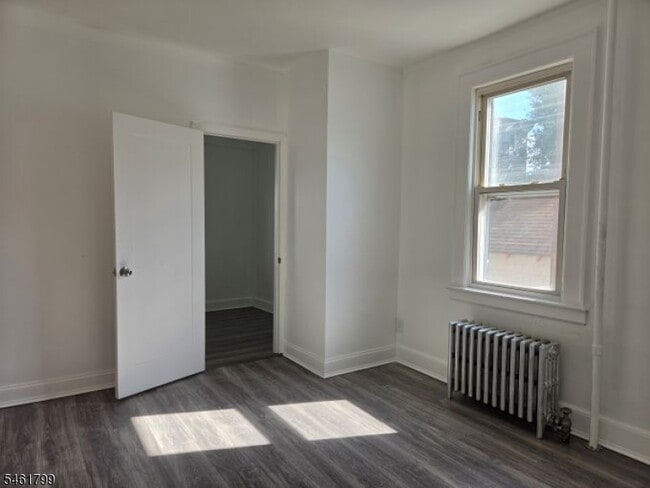 10 Lois Pl Unit 1L
