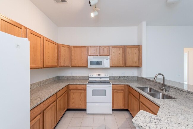 2800 S Knightsbridge Cir