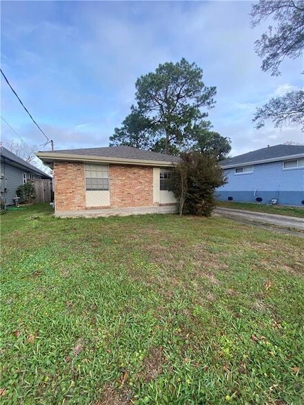 Photo - 4825 Jasper St