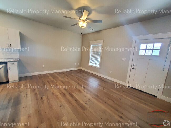Building Photo - 359 N 3rd W Rental