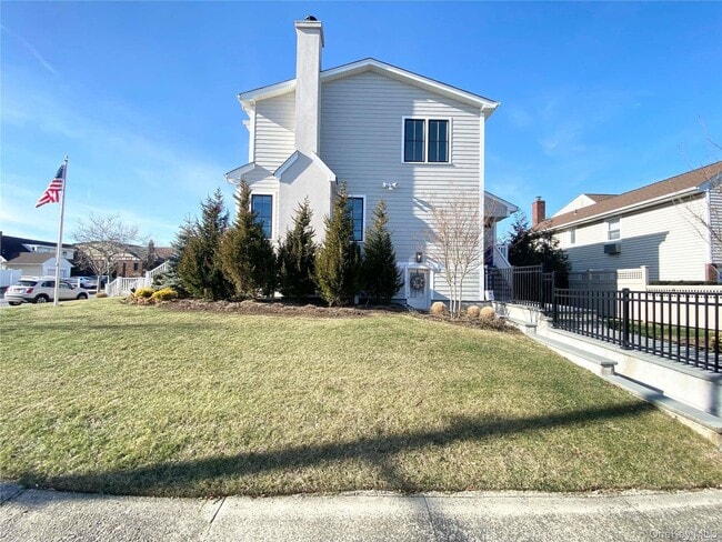 Photo - 255 Roosevelt Blvd