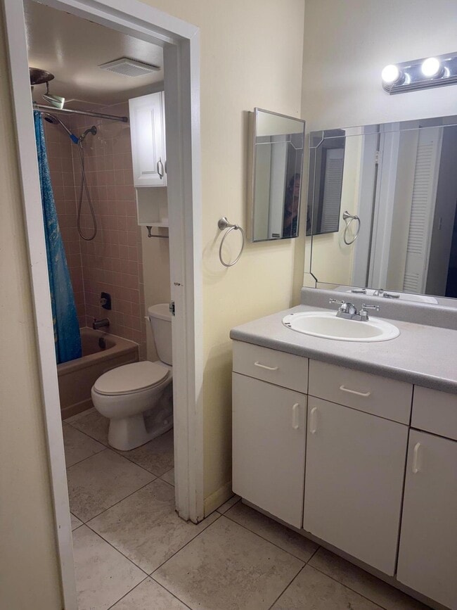 Photo - 4394 NW 9th Ave Unit 20-1a