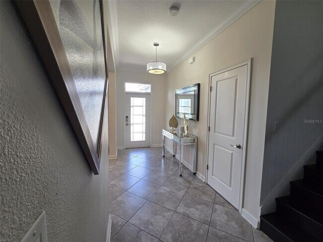 2153 Lakeside Ave