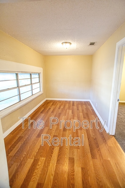 Photo - 3624 Walnut Ave