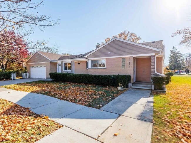 Building Photo - 7225 E Prairie Rd