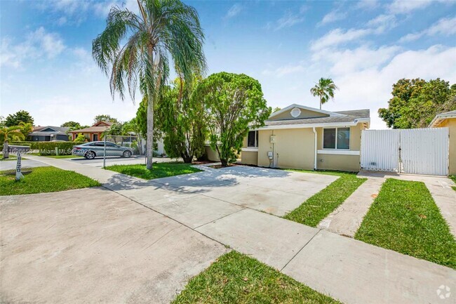 Building Photo - 19620 SW 123rd Ave Rental