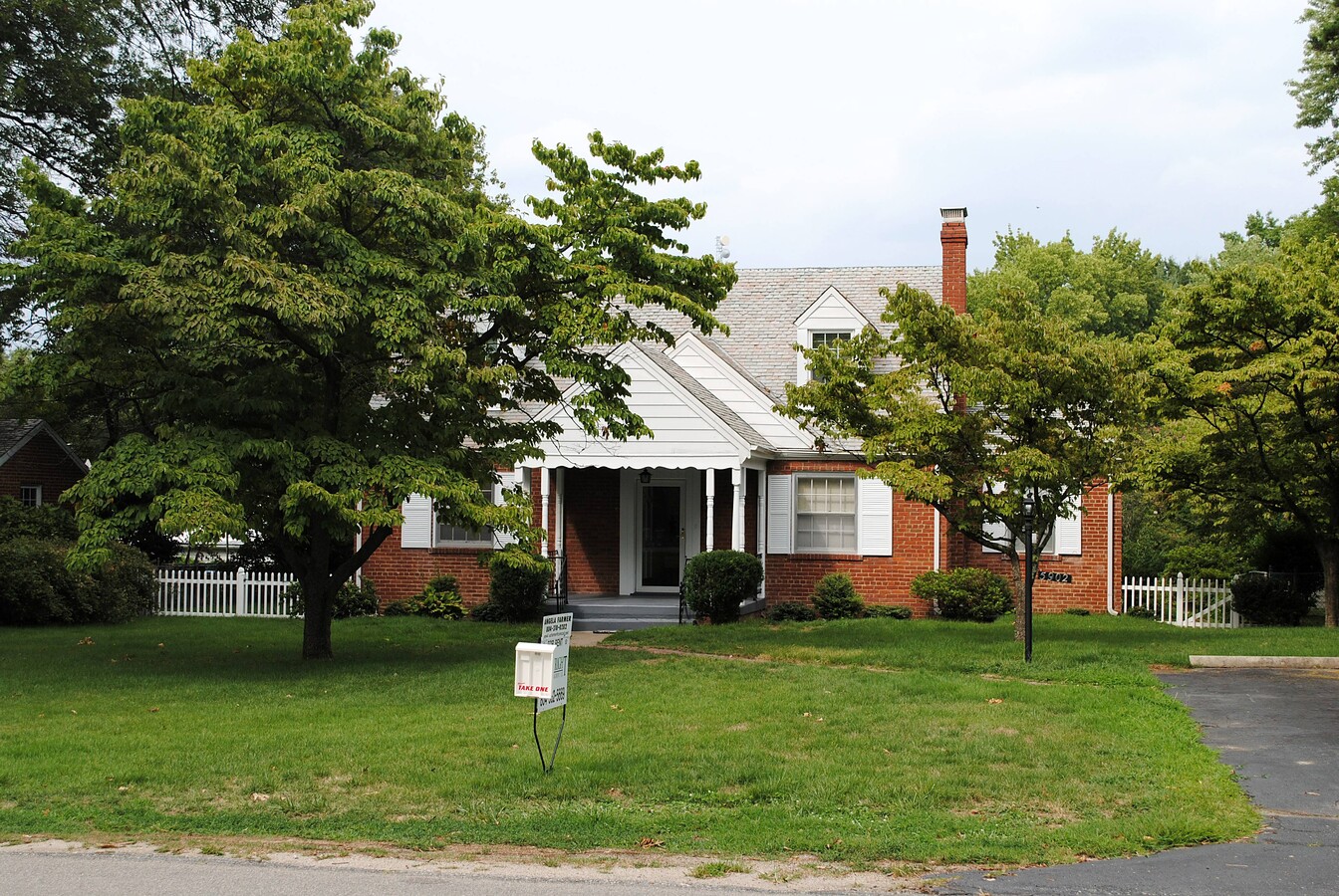 Front of House - 5902 Fitzhugh Ave House