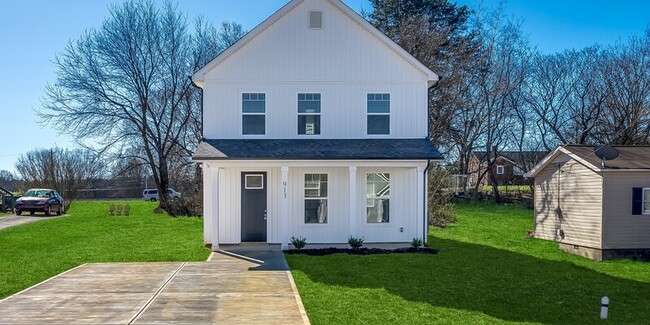 W. Virginia Avenue - W. Virginia Avenue House