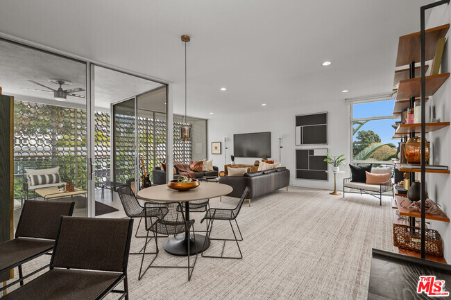 Building Photo - 7960 Selma Ave Unit 301 Rental