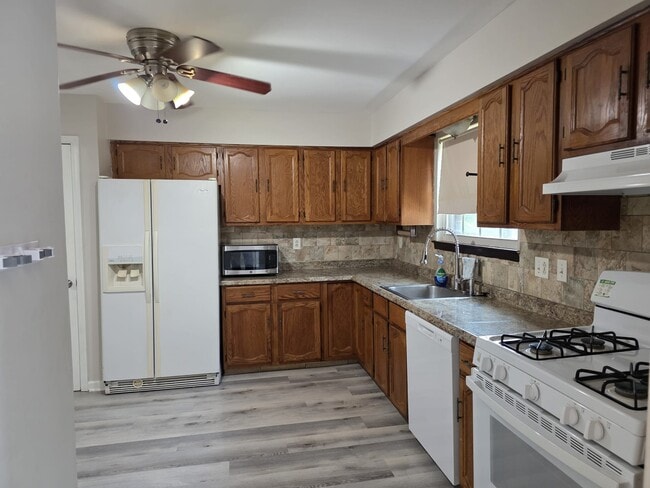 Photo - 2803 Kent Pl