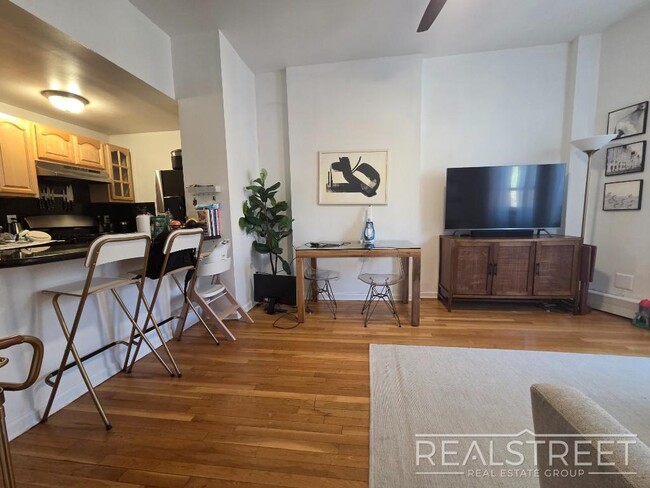 Photo - Magnificent 2BR in north Park Slope Unit 3