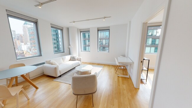 Photo - 552 W 54th St Unidad 956